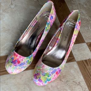Madden girl floral pattern heels